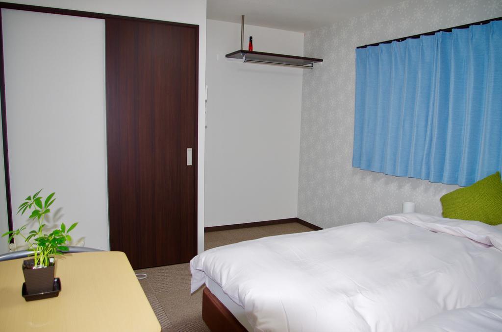 Shijo Omiya Apartment *